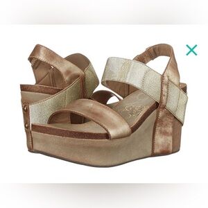 OTBT Bushnell Wedge in a metallic pewter color size 10M leather summer spring